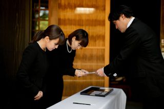 葬式の弔問客