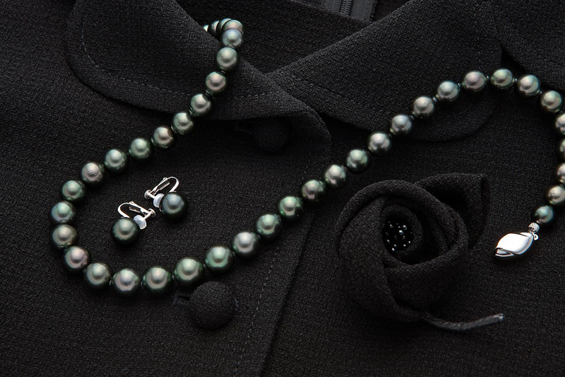 葬儀でのアクセサリー